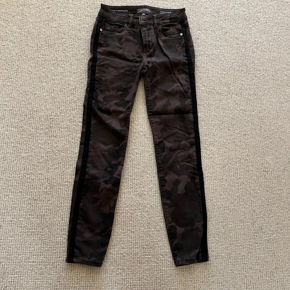 DL1961 Florence Ankle Jean, Camo with Black Stripe, size 24